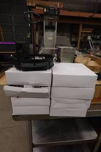 lot 72 image: 8 Condiment Caddys