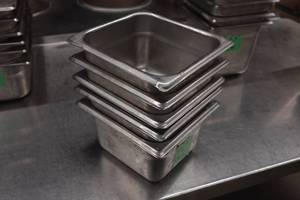 lot 41A image: 5 Stainless Steel Pans - 6.5x7x4