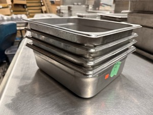 lot 37 image: 5 Stainless Steel Pans - 12.75x10.5x3.75