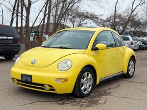 lot 11 image: 2002 VOLKSWAGEN NEW BEETLE GLS No Accidents (NO RESERVE)