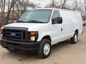 2008 FORD E-SERIES E-250 *2 Owner | No Accidents | Corporate Vehicle* (NO RESERVE)