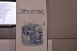 lot 1 image: 4 Flourescent Light