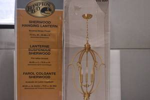 lot 4 image: Hanging Lantern