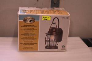 lot 10 image: LED Lantern