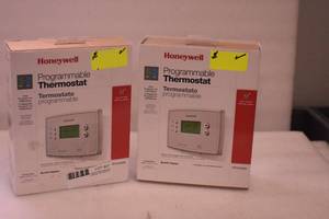 lot 27 image: Programmable Thermostat