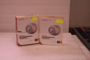 lot 28 image: Non Programmable Thermostats