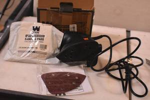 lot 53 image: WEN 6301 Electric Detailing Palm Sander with paper Used Runs...
