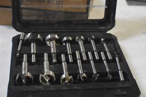lot 88 image: WEN FB5114 14-Piece Forstner Bit Set with Carrying Case