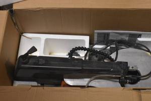 lot 91 image: WEN 3921 16-inch Two-Direction Variable Speed Scroll Saw