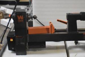 lot 92 image: WEN LA3421 3.2-Amp 8-Inch by 13-Inch Variable Speed Mini Benchtop Wood Lathe