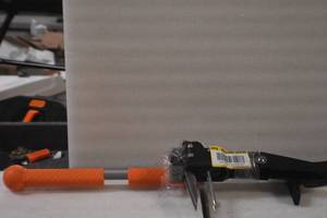 lot 96 image: WEN GA1139 Stand-Up Gardening Weeder for Weed, Root, and Dandelion Removal