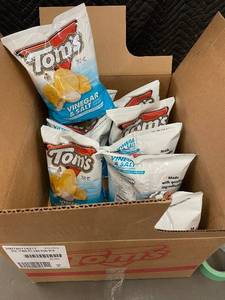 lot 339 image: TN 3 - Toms Vinegar & Salt Potato Chips 5 oz - 9-Pack