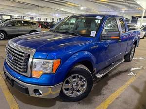lot 12 image: 2011 Ford F-150 XLT