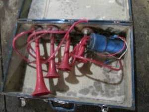 lot 283 image: Mid size trunk style case of automo...