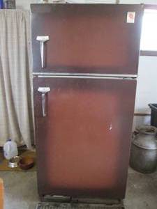 lot 150 image: Vintage General Electric Refrigerat...