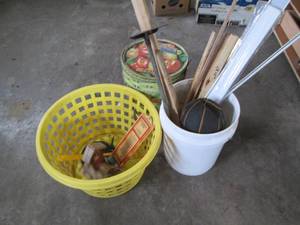 lot 151 image: Vintage Lidded Tin, laundry basket,...