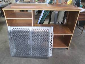 lot 155 image: Retro style wood grain laminate ent...