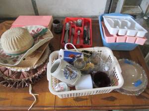 lot 162 image: Vintage glassware, silverware trays...