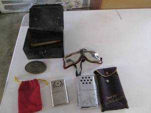 lot 169 image: Vintage tin hinged box with Vintage...