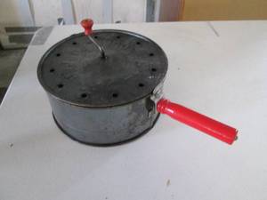 lot 174 image: Vintage metal stove top popcorn pop...
