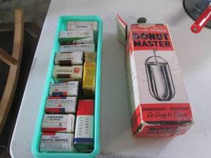 lot 175 image: Vintage Automatic Aluminum Donut Ma...