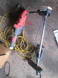 lot 195 image: MinKota trolling motor and a blower
