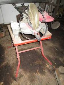 lot 213 image: Skilsaw 3316 Compound Miter saw wit...