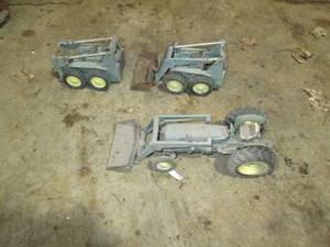 lot 245 image: Vintage metal John Deere Skid loade...