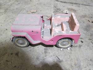 lot 244 image: Vintage Tonka metal two-tone Pink J...