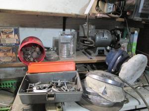 lot 261 image: Test Rite 12 ho bench grinder, Wax...
