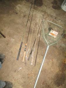 lot 265 image: Rubbermaid style trash can with fis...