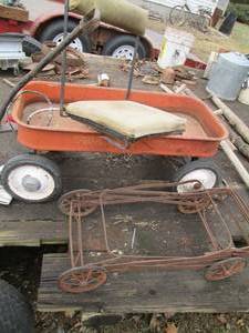 lot 49 image: Vintage Our Own metal Radio Flyer...