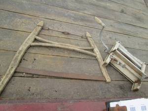 lot 52 image: Antique Anchor Clothing Wringer and...