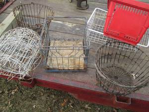 lot 54 image: Metal Wire baskets, milk crate and ...