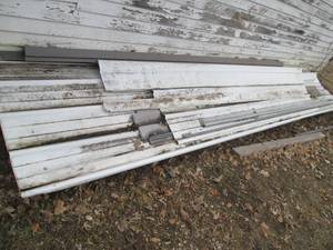 lot 59 image: 16ft metal Roof peak trim. 8 full s...