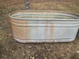 lot 67 image: Larger Vintage Galvanized Stock tan...