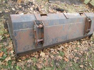lot 71 image: Tractor bucket, 6 wide...
