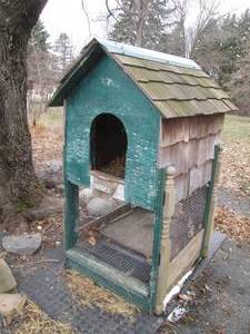 lot 86 image: Animal house approx. 5.5 tall grea...