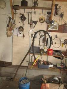 lot 107 image: Contents of wall and shelf, tools, ...