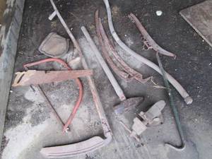 lot 112 image: Vintage and antique tools...