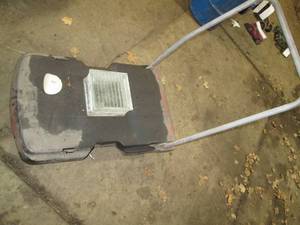 lot 124 image: Rubbermaid Collapsible handle flatb...