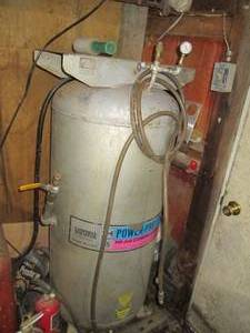 lot 9 image: Campbell Hausfeld Power Pro 5hp 60-...