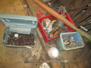 lot 148 image: Vintage train case with larger size...