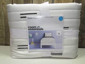 lot 13 image: TwinTwin Extra Long Satin Quilt WhiteBlack - Room Essentials