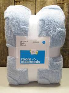 lot 15 image: Full Queen Light Blue Jacquard Plush Blanket - Room Essentials 90x92