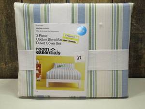 lot 37 image: King Cotton Blend Sateen Duvet Cover and Sham Set IvoryWhiteSage Green Striped - Room Essentials