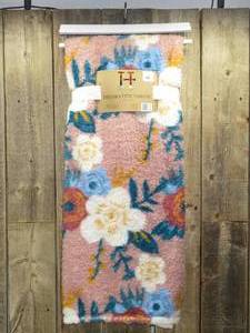 lot 42 image: Homespun  Heritage Decorative Throw Blanket