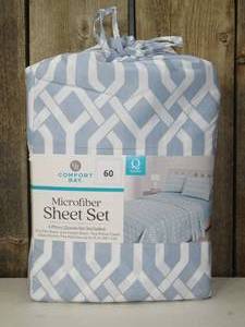 lot 60 image: Comfort Bay Microfiber 4 piece Queen Sheet set, Light Blue