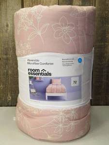 lot 72 image: TwinTwin Extra Long Lofty Microfiber Printed Comforter Light PinkWhite Floral - Room Essentials