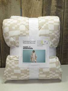 lot 8 image: Quilted Wearable blanket White Tan Room Essentials